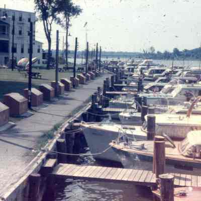 Hotel_Butler_-_dock.jpg 469KB