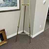Easel, metal display