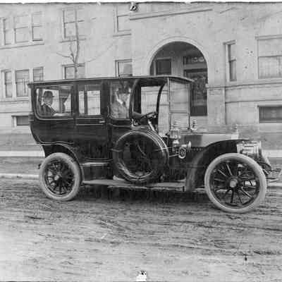 89-1-147 Bob Moore in auto.jpg 3.7MB: Bob or Robert Moore