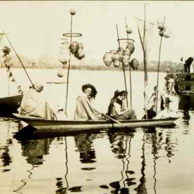boatLanterns.jpg 456KB