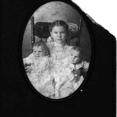 P Boyce - Robinson twins.jpg 863KB