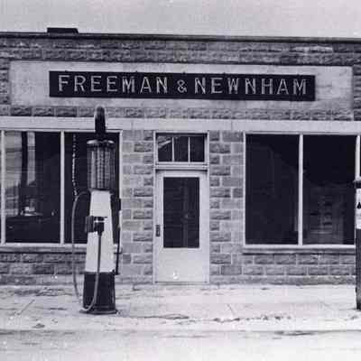 96-105-14_Freeman-Newnhan_Gas_Station.jpg 1.5MB: 96-105-14