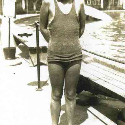 MRT-BigPoolc1929-Dale.jpg 232KB