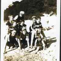          MRT-DouglasBeach2-c1918.JPG 466KB
   