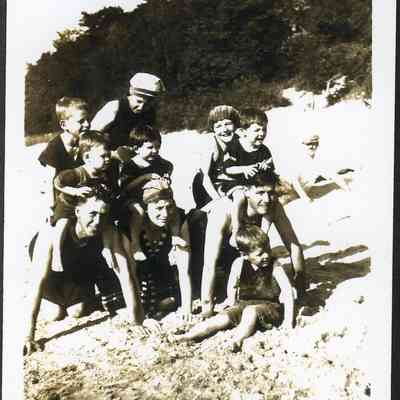 MRT-DouglasBeach2-c1918.JPG 466KB