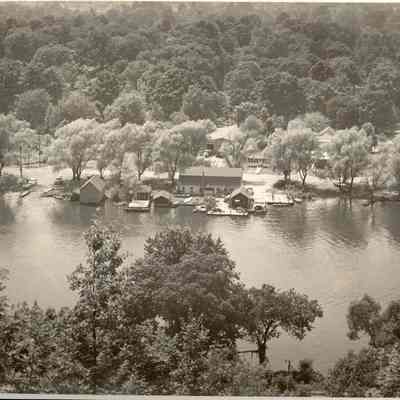 Chain Ferry Landing.jpg 3.1MB: Digital scan of a similar photo that does not show the chain ferry landing.