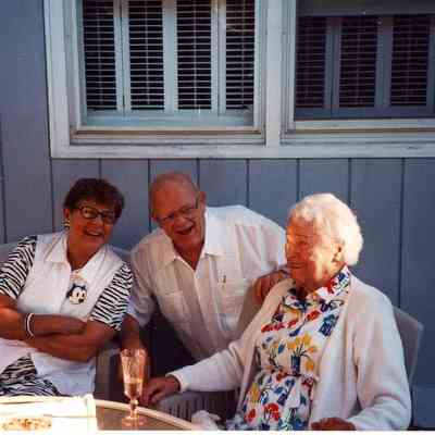 Dorothy Otto, Tom Otto, unknown woman in white cardigan