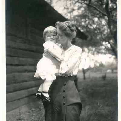 Baxter & Polly Fullerton.jpg 1.1MB: Polly Simpson Fullerton, Baxter Fullerton