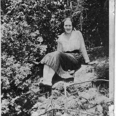 89-1-173_Addie_Perkins.jpg 314KB: May be Adelaide Jensen of Chicago, daughter of George W. Perkins