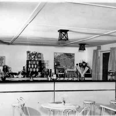 Ferry_store_interior.jpg 1.8MB