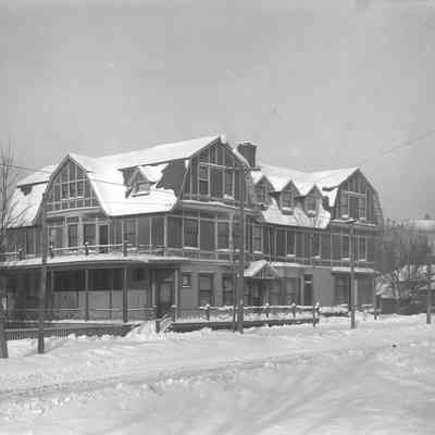 hrs114 Columbia hotel winter.jpg 1.1MB