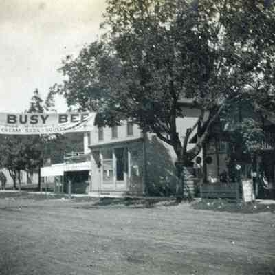 Busy_Bee_block.jpg 3.5MB: Digital only from Jane Van Dis collection  - Digital file on Jack Sheridan Drive 2021.72.02