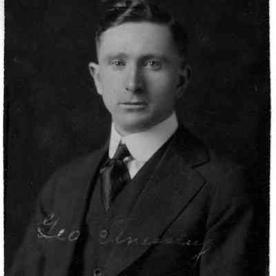 89-1-6 g. annesley.jpg 288: George Annesley studio portrait