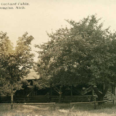 Log cabin Center St - LS Drive