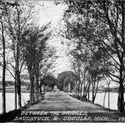 Between_bridges_ca_1900.jpg 715KB