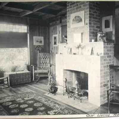 Alvord livingroom 1900 copy.jpg 801KB