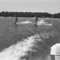          D00028.jpg 2.4MB; water skiing
   