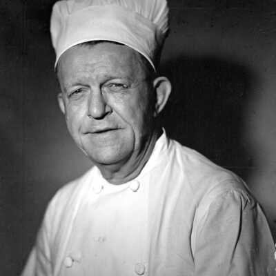Guy in the Chef's Hat Three identities are offered:
The local chef is Fred Davis "Chicken As you Like It."
Believe this to be Frank Parker, chef at Hotel Butler circa 1945-1947. - Robert Kobernik
Could this be Mr. Mocini - father of Benny, Vince, Peter and David? [likely not]
Source: SDHS newsletter pg. 238