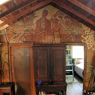 Nmural.jpg 499KB: Norton Cottage interior