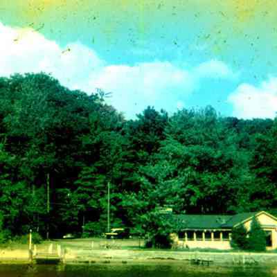 Ferry_Store.jpg 377KB