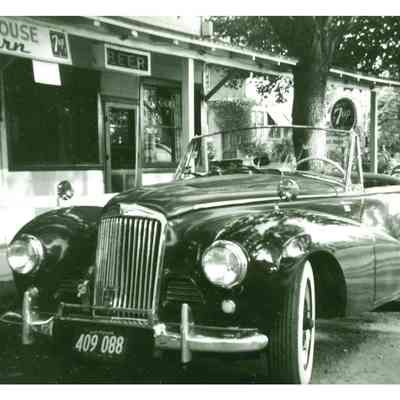BoathouseTavern.jpg 560KB: From 2021.72.02, Billie's Boathouse Tavern, 409 088