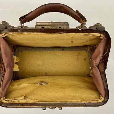 Bag A interior