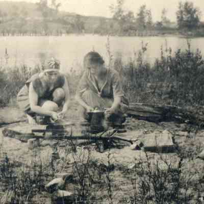 cooking over a fire.jpg 4.4MB