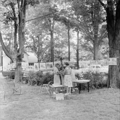 Artist."Clothes Line ArtSale. About 1955"b.jpg 344KB