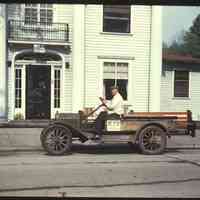          MWM-MaplewoodFrankWickCar.jpg 575KB; Franks Wicks
   