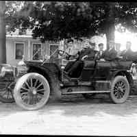          Sim Old car B.jpg 567KB; Open car loaded with well dressed gents. Location could be Culver Street.
   