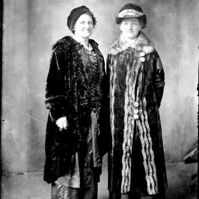 sim two women posing.jpg 650KN: Standing studio portrait of two women. Woman on right is possibily  Sophia (Simonson) Roblyer.