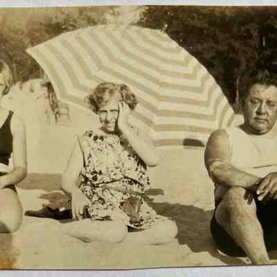 1922-24: L to R: "Pete" von Brecht, Bertha and Charles von Brecht