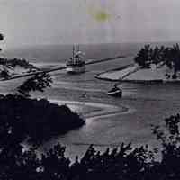          96-105-6_Stamr_leaving_Harbor_new_and_tug.jpg 1.3MB; 96-105-6 Steamship leaving the new harbor - located in box 31, envelope 96-105-6
   