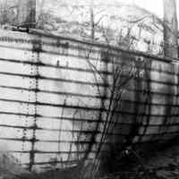          Francis_surfboat_ca_1915_tu.jpg 182KB
   