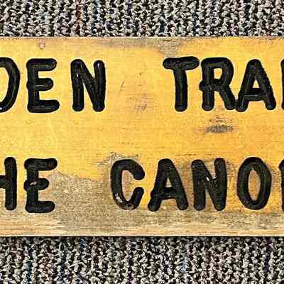 Holden Trail Sign