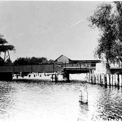 Swing_bridge.jpg 271KB: Swing Bridge