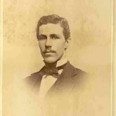 Wallin-CharlesVanNostrand-Chicago.JPG 182KB