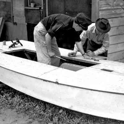 Cirrus under construction.jpg 362KB: James and Joe Sheridan building a papoose class sailboat named Cirrus