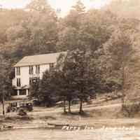          Ferry in with automobiles 860KB; 