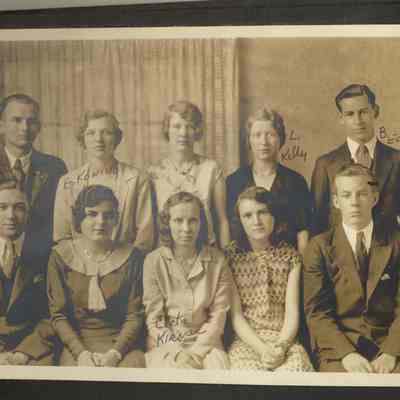 EG-Bk4-1931HSClass.JPG 307KB: Saugatuck High School class of 1931
Prentice, E. Koning, L. Kelly, B. Edgcomb, Cleta Kirnan
Source: Chris Yoder via email Jan 2023
