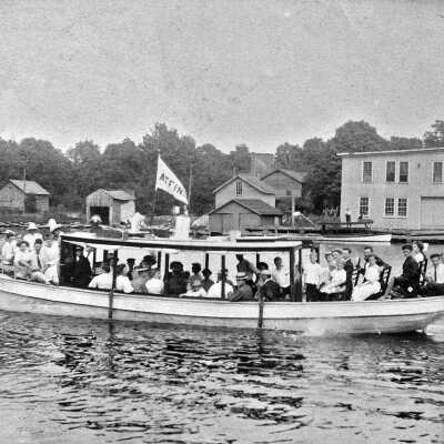 The Affinity cruising past the ferry landing ca 1915: Affinity ca 1910