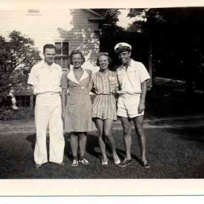 94-1-21-12.jpg 1MB: Note on back: Carl, Eleanor, Marie, Tony [Erwin]