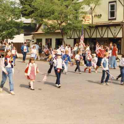 Oleary-1985MemDayParade-4.jpg 211KB