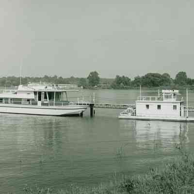 At Dock-RiverQueen.jpg 8.9MB: The paddle wheeler to the right is the first River Queen