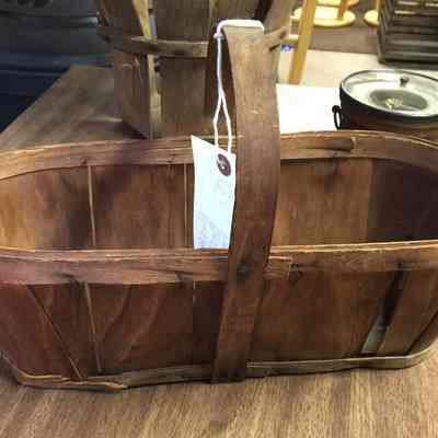 Basket with handle