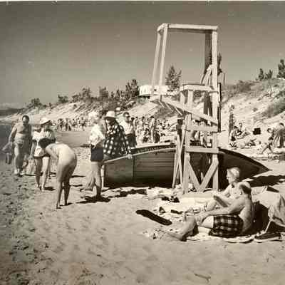 OvalBeachPre1956.jpg 4.1MB: other versions dated circa 1958