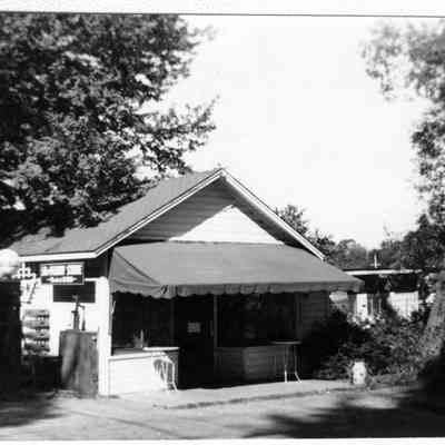 Ferry_store_1950.jpg 271KB
