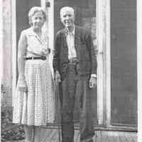          RG-andDauKathrynPfaff.JPG 607KB; with daughter Kathryn Pfaff. This is in front of the house. Photo from granddaughter Marion Britz.
   