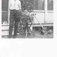          RG-FrontofHouse.JPG 234KB; in front of house in Saugatuck. Photo from granddaughter Marion Britz.
   