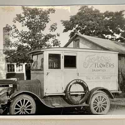 Force's Flowers truck